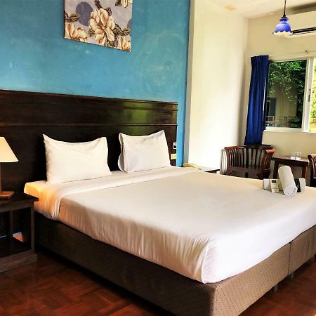 Sutus Court 2 Hotel Pattaya Bagian luar foto