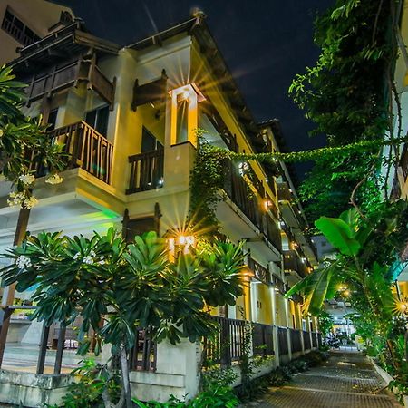 Sutus Court 2 Hotel Pattaya Bagian luar foto