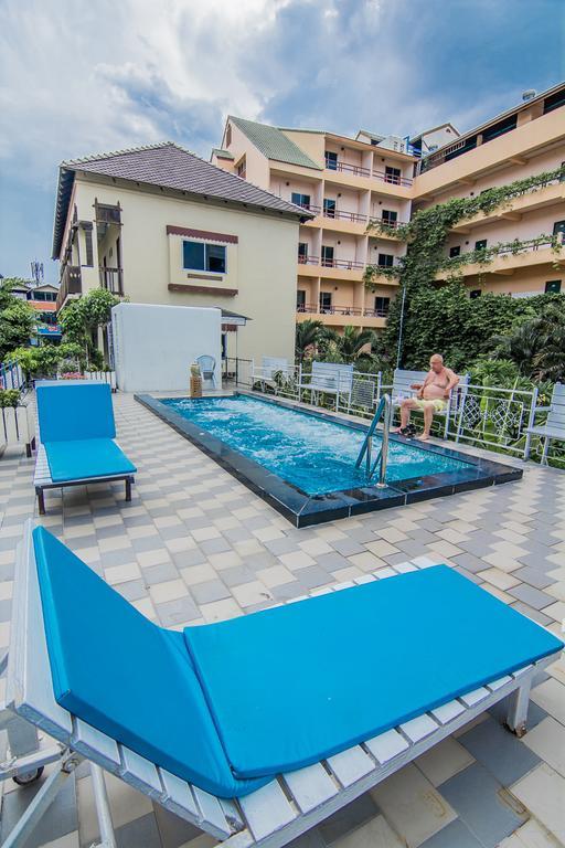 Sutus Court 2 Hotel Pattaya Bagian luar foto