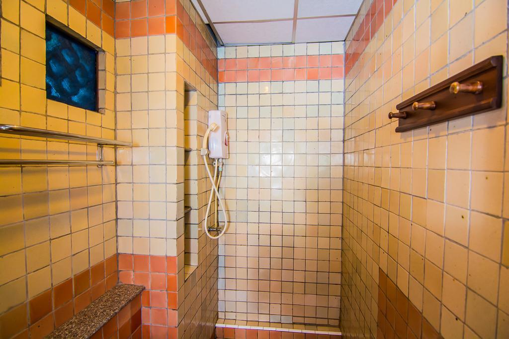 Sutus Court 2 Hotel Pattaya Bagian luar foto