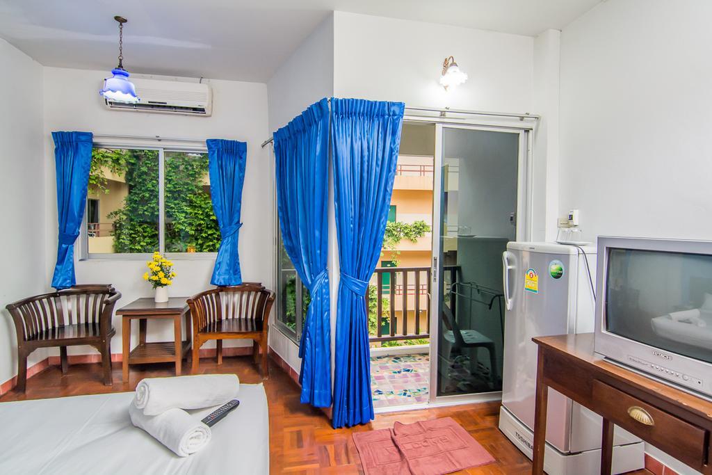 Sutus Court 2 Hotel Pattaya Bagian luar foto