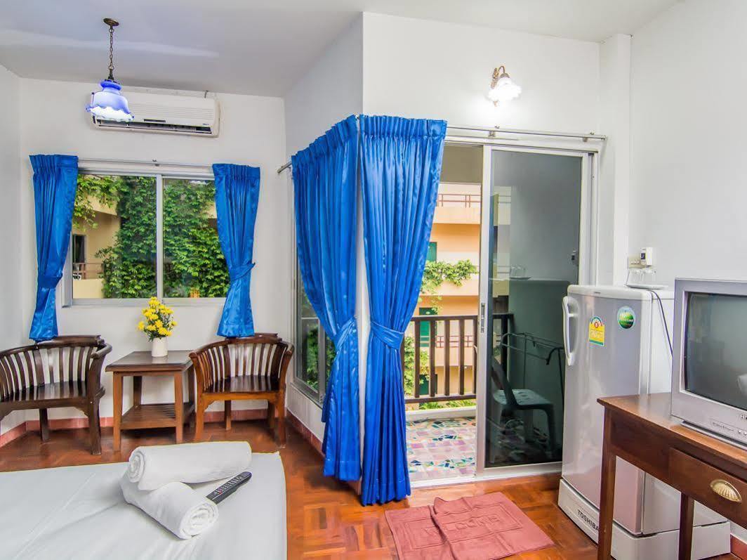 Sutus Court 2 Hotel Pattaya Bagian luar foto