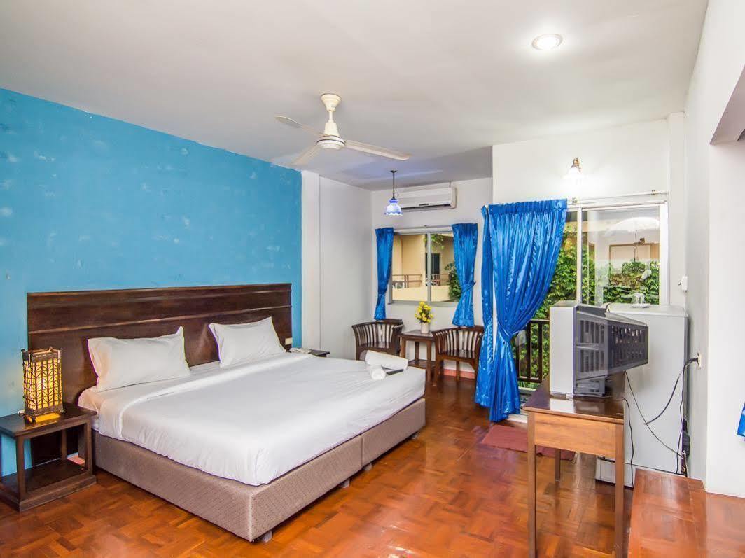 Sutus Court 2 Hotel Pattaya Bagian luar foto