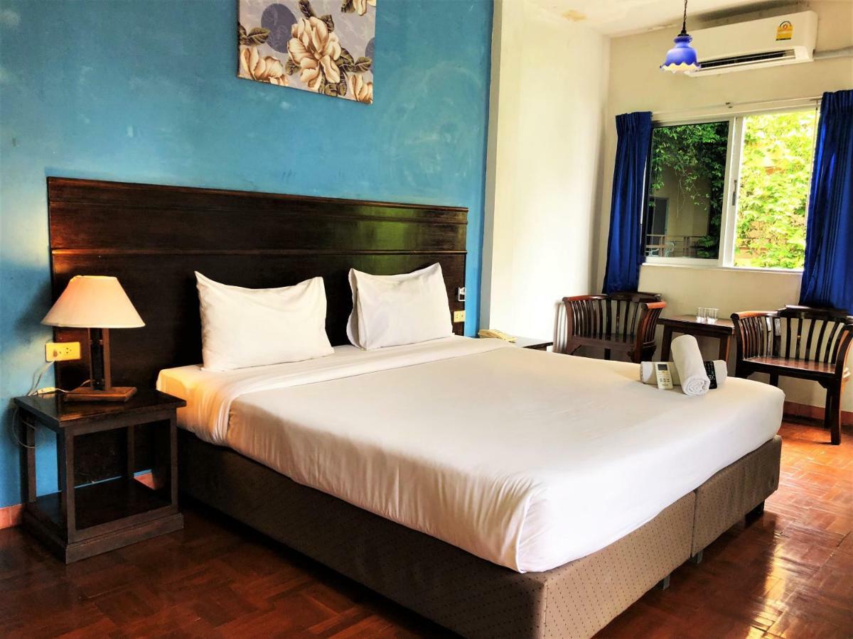 Sutus Court 2 Hotel Pattaya Bagian luar foto