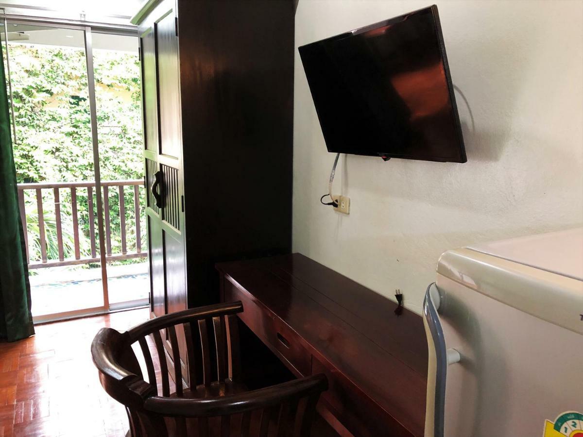 Sutus Court 2 Hotel Pattaya Bagian luar foto