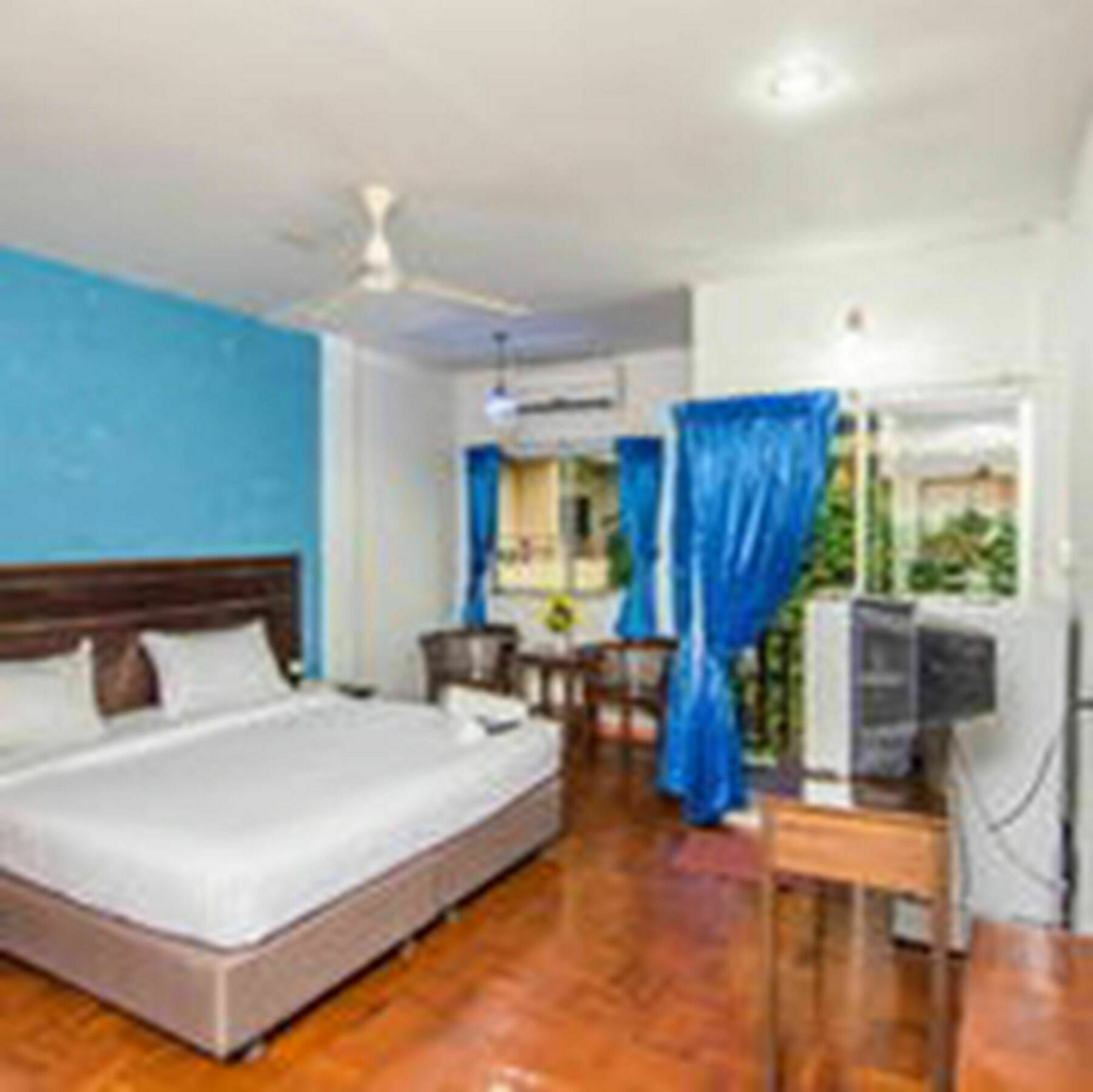 Sutus Court 2 Hotel Pattaya Bagian luar foto