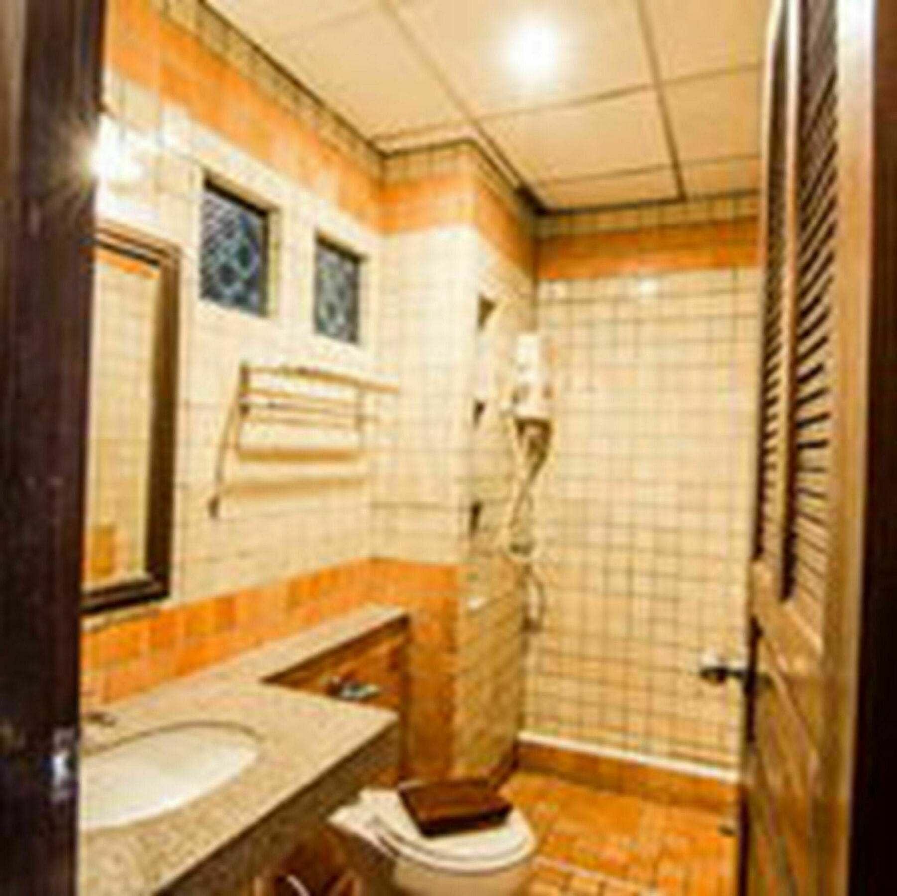 Sutus Court 2 Hotel Pattaya Bagian luar foto