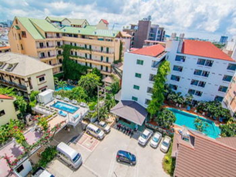 Sutus Court 2 Hotel Pattaya Bagian luar foto